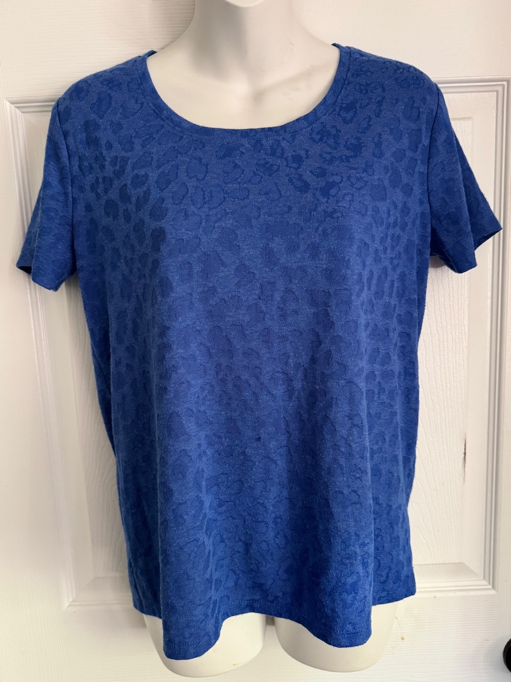 Simply Vera Vera Wang Blue Leopard Print Jacquard Knit Tee